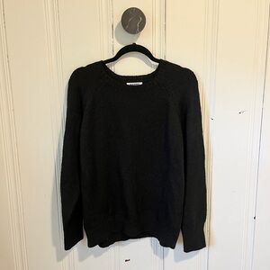 Old Navy Women's Black Crew Neck Sweater
